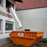 Scaffolding chute for upper-storey refurbishment — thumbnail
